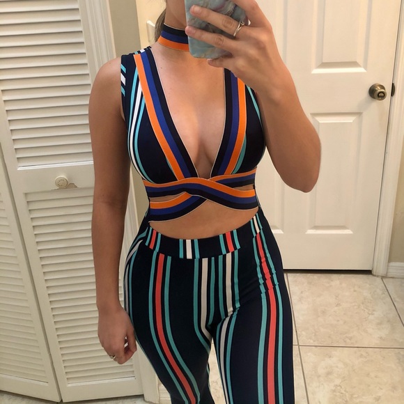 🆕 Striped Jumpsuit - Picture 4 of 5